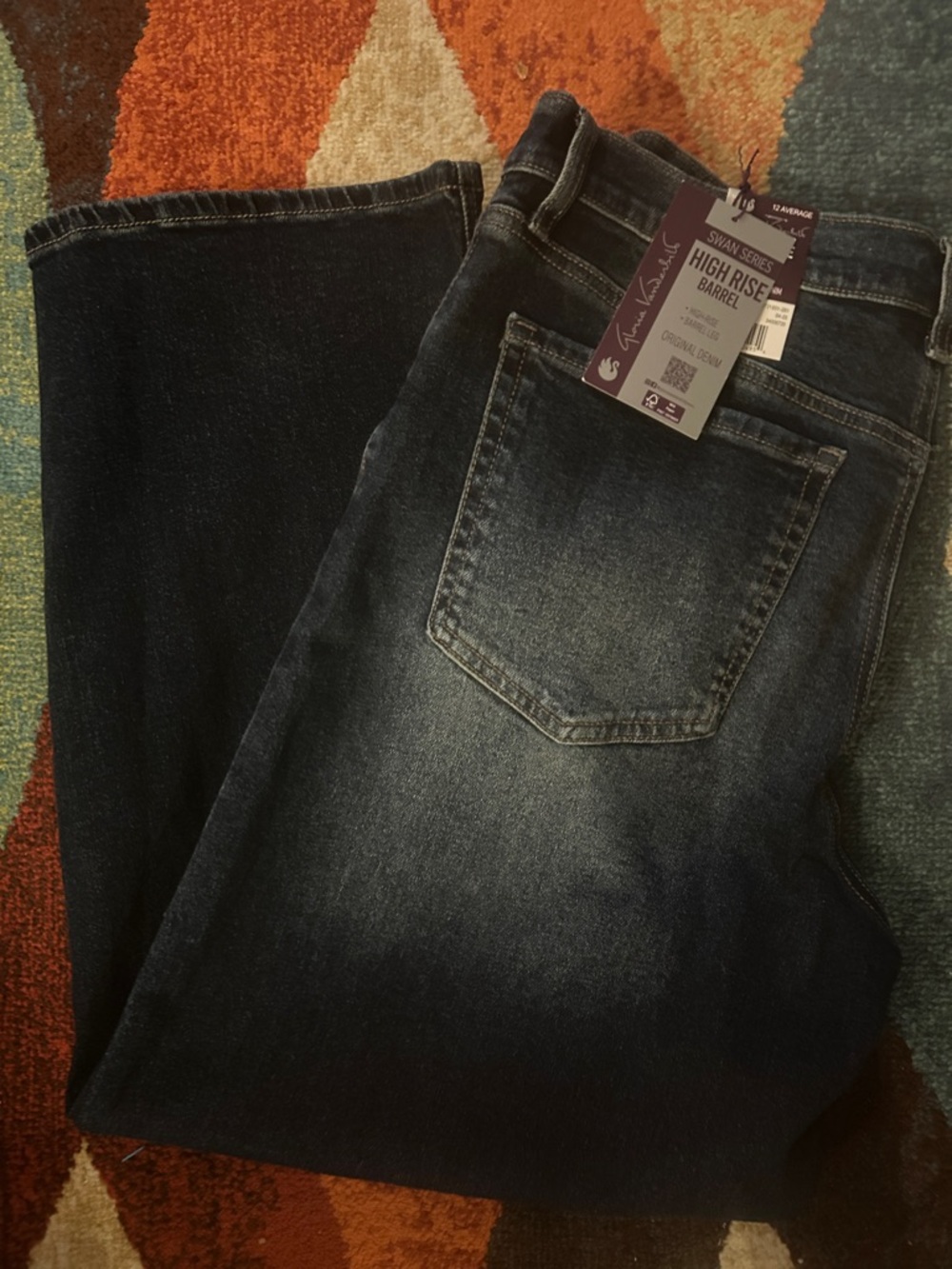 🎉HOST PICK🎉 Gloria Vanderbilt High-Rise Barrel Jeans in Dark Indigo - Picture 4 of 4